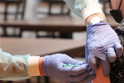 Sekelompok Orang ini Pernah Sengaja Disuntikkan Virus COVID-19, Alasannya Demi Penelitian