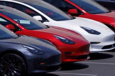 Kantor di California Tutup, Tesla Pecat 200 Karyawan yang Tangani Fitur Autopilot
