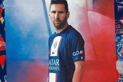 Messi akan Pakai Jersey 'GOAT' Musim 2022/2023, Fans Ronaldo: CR7 'GOAT' yang Asli