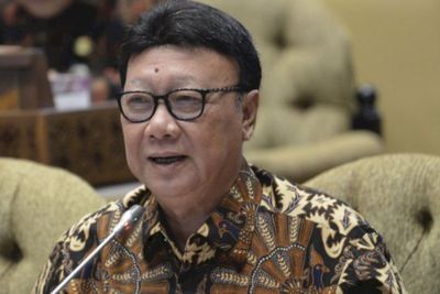 Polda Metro Kawal Iring-iringan Jenazah Tjahjo Kumolo Sampai ke TMP Kalibata