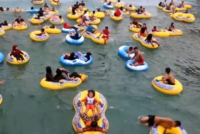 Tempat Liburan Nuansa Alam Bebas di Tengah Kota Makassar, Ada Kolam Ombak Buatan Juga!