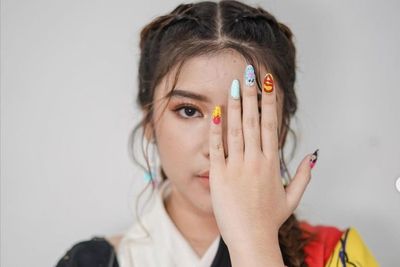 3 Inspirasi Nail Art ala Tiara Andini, Bikin Kuku Jadi Unik