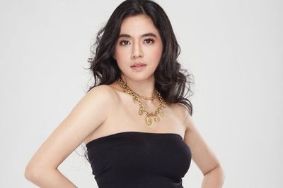 Glowing! DJ Una Tampil Pakai Kemben Hitam: Bobok Nyenyak Ayang-ayangku 