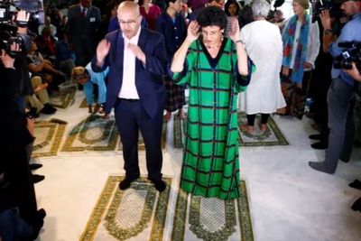 Masjid di Jerman Ini Dukung LGBT, Laki-Laki-Perempuan Shalat Campur Baur Tanpa Tutup Aurat