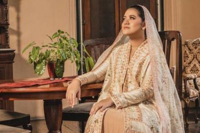 5 Gaya Elegan Kahiyang Ayu Pakai Model Kebaya Modern dan Simpel