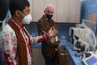 Kabar Baik! Wamenkes Sebut Kasus COVID-19 Landai Meski Tingkat Positif Tinggi
