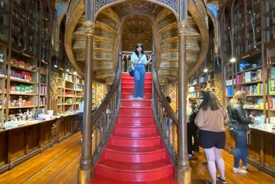4 Spot Wisata Paling Terkenal di Porto, Bisa Dijelajah dengan Berjalan Kaki Seharian!