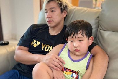 Lucunya Baby Uniol Anak Marcus Fernaldi Gideon Mainan Raket: Calon Juara Dunia Nih!