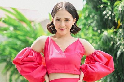 Potret Zara Adhisty in Hot Pink, Gaya Ceria Menggemaskan