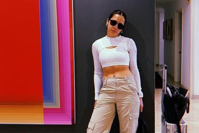 Gaya Berpakaian Pevita Pearce Jadi Sorotan, Pakai Crop Top Modis dan Simpel