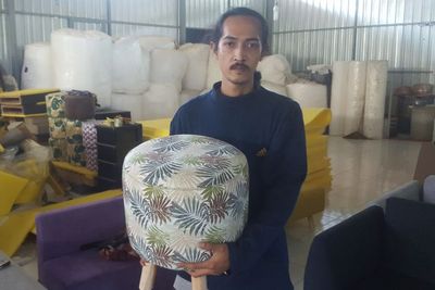 Hebat! Korban Penipuan Ini Sukses Raup Omzet Ratusan Juta dari Bikin Sofa!