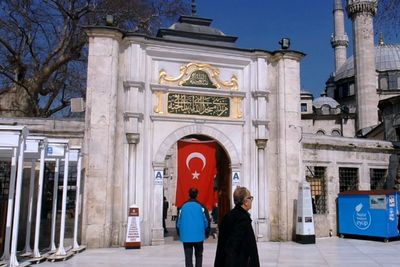 Salah Satu Tempat Tersuci di Dunia, di Masjid Ini Ada Makam Sahabat Nabi SAW