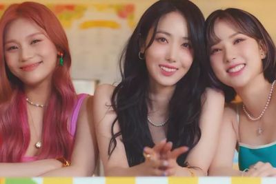 VIVIZ Comeback Manis dan Segar dalam Loveade , Cakapnya Nggak Ketulungan!