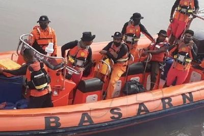 Kapal Berisi Kubik Kayu Kecelakaan di Perairan Mimika, 11 Orang Hilang