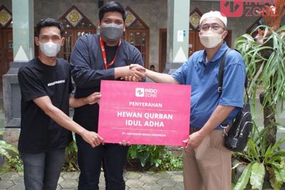 Jelang Idul Adha 2022, Indozone Serahkan Hewan Qurban