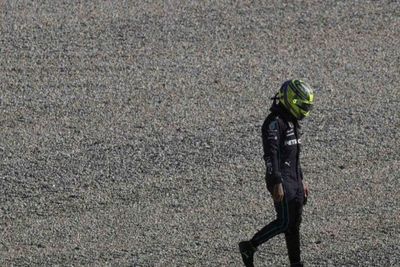 Hamilton Minta Maaf Tabrakan Mobil saat Kualifikasi, Bos Mercedes: Tak Perlu Disesali