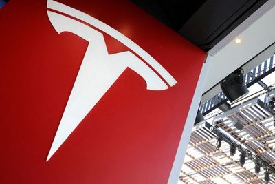 Tesla Tutup Sementara Pabriknya di Berlin