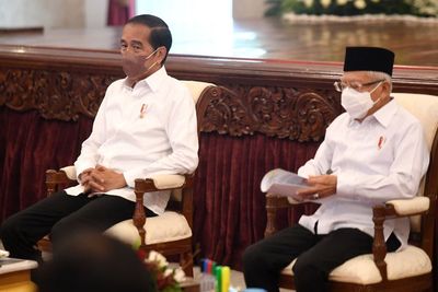 Presiden Jokowi Tegaskan di Dalam dan Luar Ruangan Tetap Harus Pakai Masker