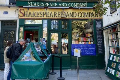 Toko Buku Shakespeare and Company, Hidden Gem Wajib Kunjung Kalau ke Paris