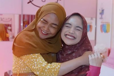 Cantik Banget! Jeje TikTok Pakai Hijab Sambil Sholawatan Bareng Ria Ricis