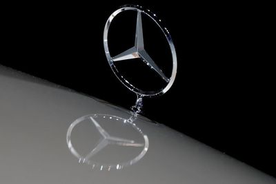 Penjualan Mercedes-Benz di China Turun 25 Persen di Kuartal II 2022