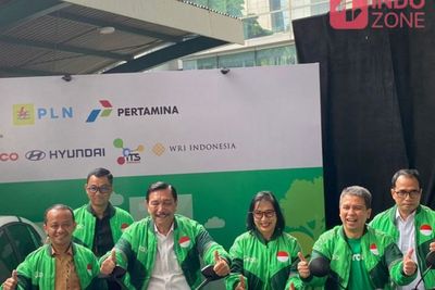 Luhut Minta Kantor Pusat Grab Hijrah ke Indonesia: Kelapa Sawit Aja Kita Suruh Pindah