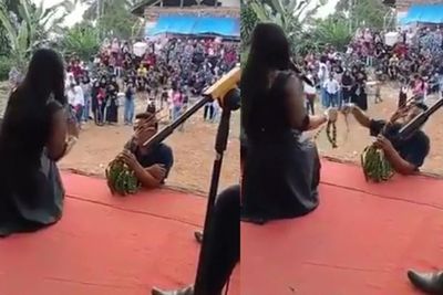 Bukan Uang Kertas, Biduan Dangdut Ini Malah Disawer Petai oleh Pria Ini