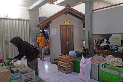 Misterius! Ada Makam di Dalam Pasar Jamu, Sempat Coba Dipindahkan tapi Gagal