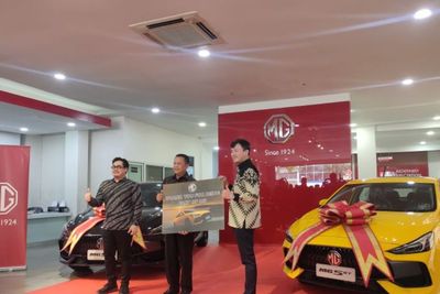Ngefans Berat! Bamsoet Borong Dua Sedan Sporty Inggris, Berapa Harganya?