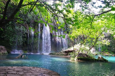 Di Balik Keindahan Air Terjun Peluru, Konon Namanya Diambil dari Mata Air Pengantin Jatuh