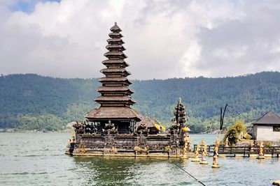 Ada di Kintamani, Pura Jati Batur Tempat Berburu Foto dengan View Menakjubkan