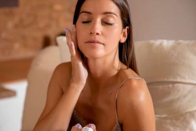 Menarik! Ini 5 Tren Skincare 2022, Ada Gadget Buat Skincare?