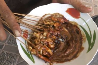 Sate Lalat Khas Situbondo, Enggak Cukup Pesan Satu Porsi: Berani Coba?