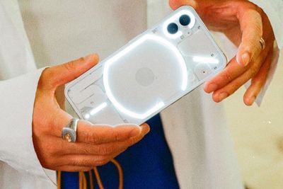Nothing Phone (1) Besutan Eks Bos OnePlus Resmi Rilis, Apple dan Samsung Patut Waspada?