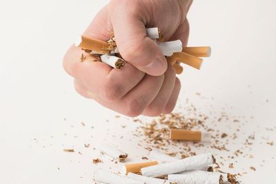 Malaysia Larang Rokok dan Vape untuk Kelahiran 2005 ke Atas Demi Kurangi Kasus Kanker
