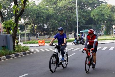 Sekjen PDIP dan PAN Gowes Bareng sambil Tawarkan Kerjasama