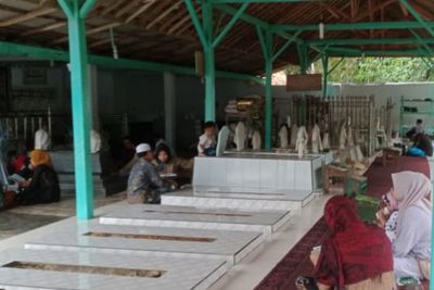 6 Makam Keramat di Madura Ini Selalu Ramai Peziarah, Ada yang Rela Mati di Sini!