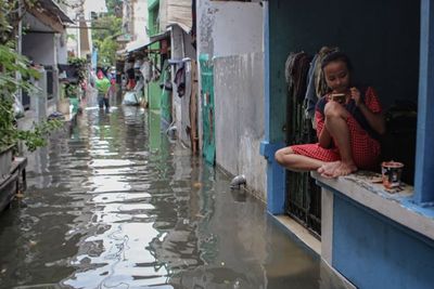 Imbas Diguyur Hujan Deras Semalaman, 92 RT di Jakarta Banjir