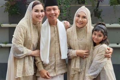 Ayah Ojak Derita Hernia, Ayu Ting Ting: Di Rumah Angkat Galon Mulu