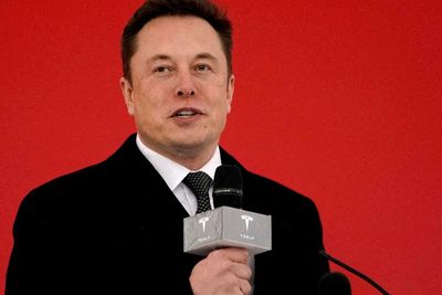 Elon Musk Janjikan Harga Tesla Turun jika Inflasi Mereda