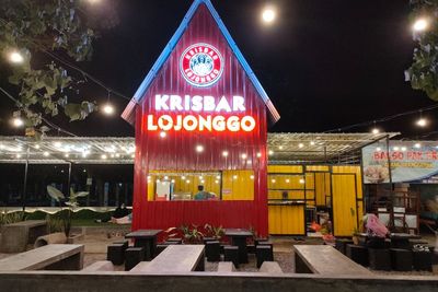 Terlihat Mewah, Siapa Sangka Pusat Kuliner Kekinian Ini Setiap Pagi Jadi Pasar Hewan
