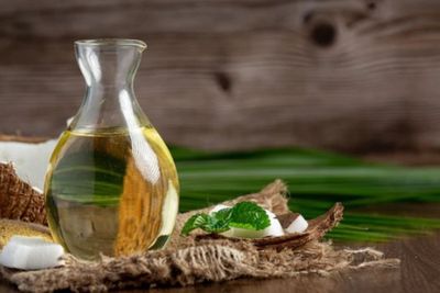 Resep Homemade Shampoo Minyak Kelapa untuk Rambut Sehat 