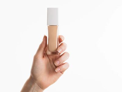 Sama-sama Alas Bedak, Ini Perbedaan BB Cream dan Foundation!