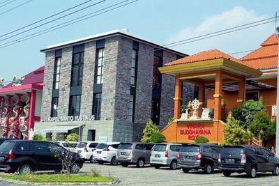 Indahnya Toleransi, 6 Rumah Ibadah Berdampingan di Kota Ini
