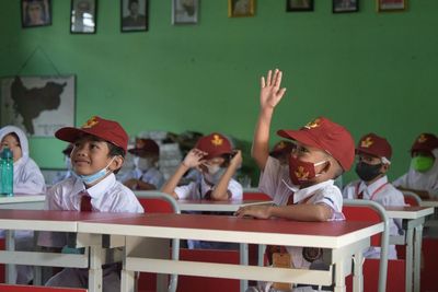 Dear Moms, Ini Pentingnya Peran Orang Tua Kenalkan Anak Bersekolah Tatap Muka