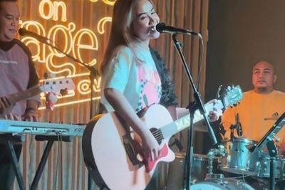 Mayang Unjuk Gigi Manggung di Acara Sunatan tapi Tulisannya Kafe Bali, Ditonton Emak-emak