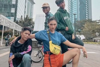 Keren! Vintha Devina Jebolan Indonesia s Next Top Model Ajari Anak Citayam Pose bak Model