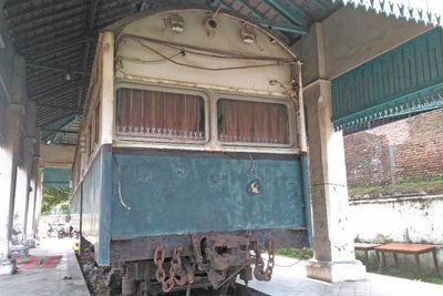 Ada 2 Gerbong Kereta di Alun-Alun Solo, Tiap Malam Jumat Diberi Sesajen: Punya Siapa?
