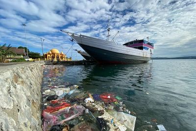 Jorok! Sampah Menumpuk di Pelabuhan Kapal Kayu Parepare, Pemkot Cuma Sosialisasi Doang