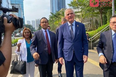 Usai Jajal Catwalk bak Model Asal Citayam di Dukuh Atas, Anies: Ini Fenomena yang Hot!